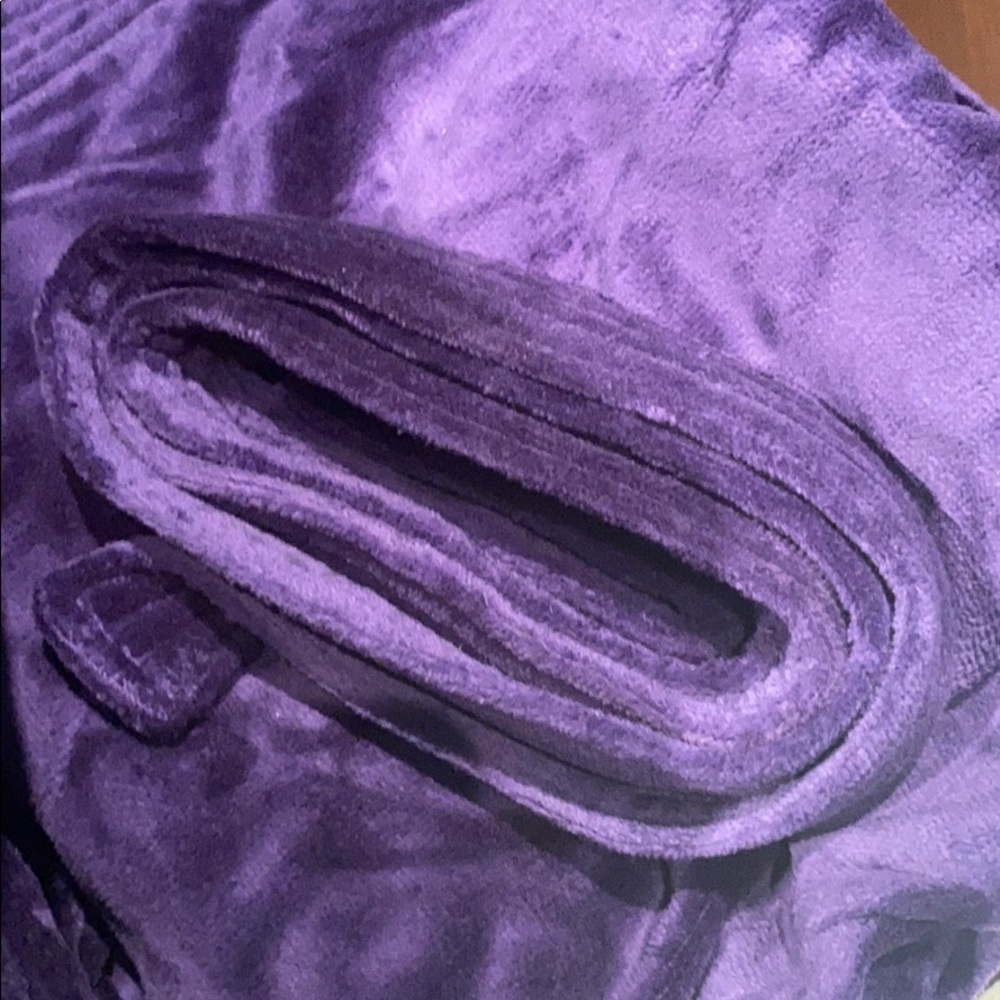 Balmain Luxury Robe - Picture 3 of 5